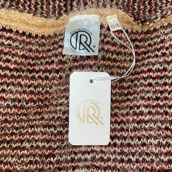 NWT Women’s Shawl.  One size.  100% polyester. - Picture 3 of 4